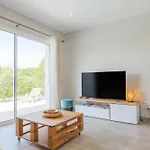 Lisa Villa *