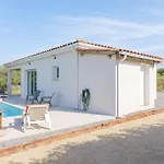 Lisa Villa